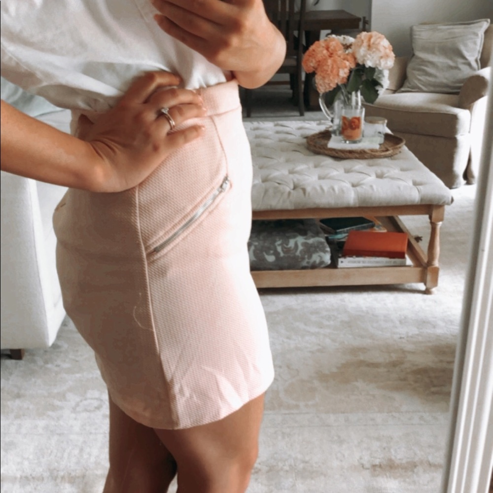 Blush zipper skirt size medium